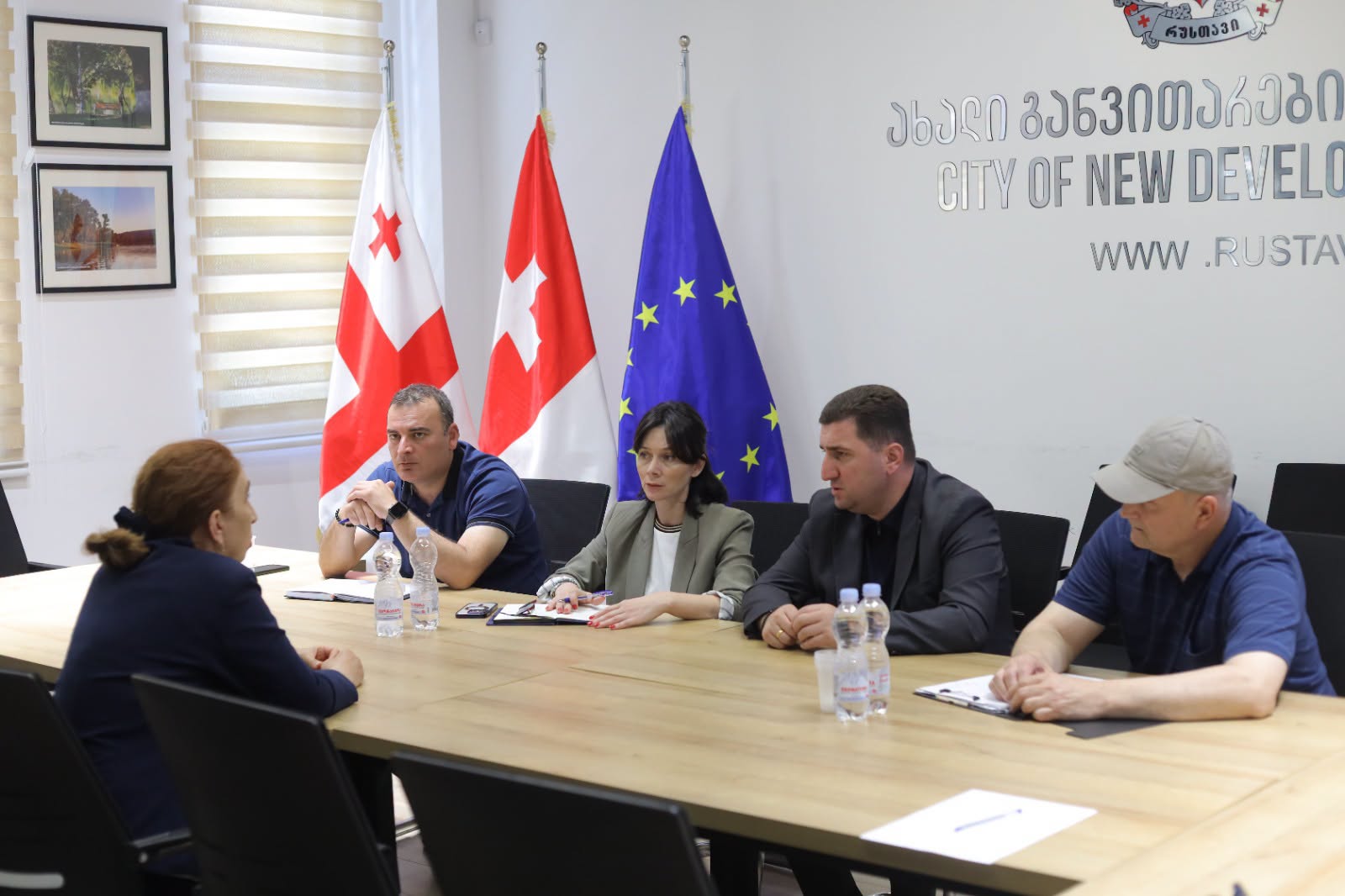 საკრებულოს დეპუტატები მოქალაქეებთან ყოველთვიურ შეხვედრებს განაგრძობენ