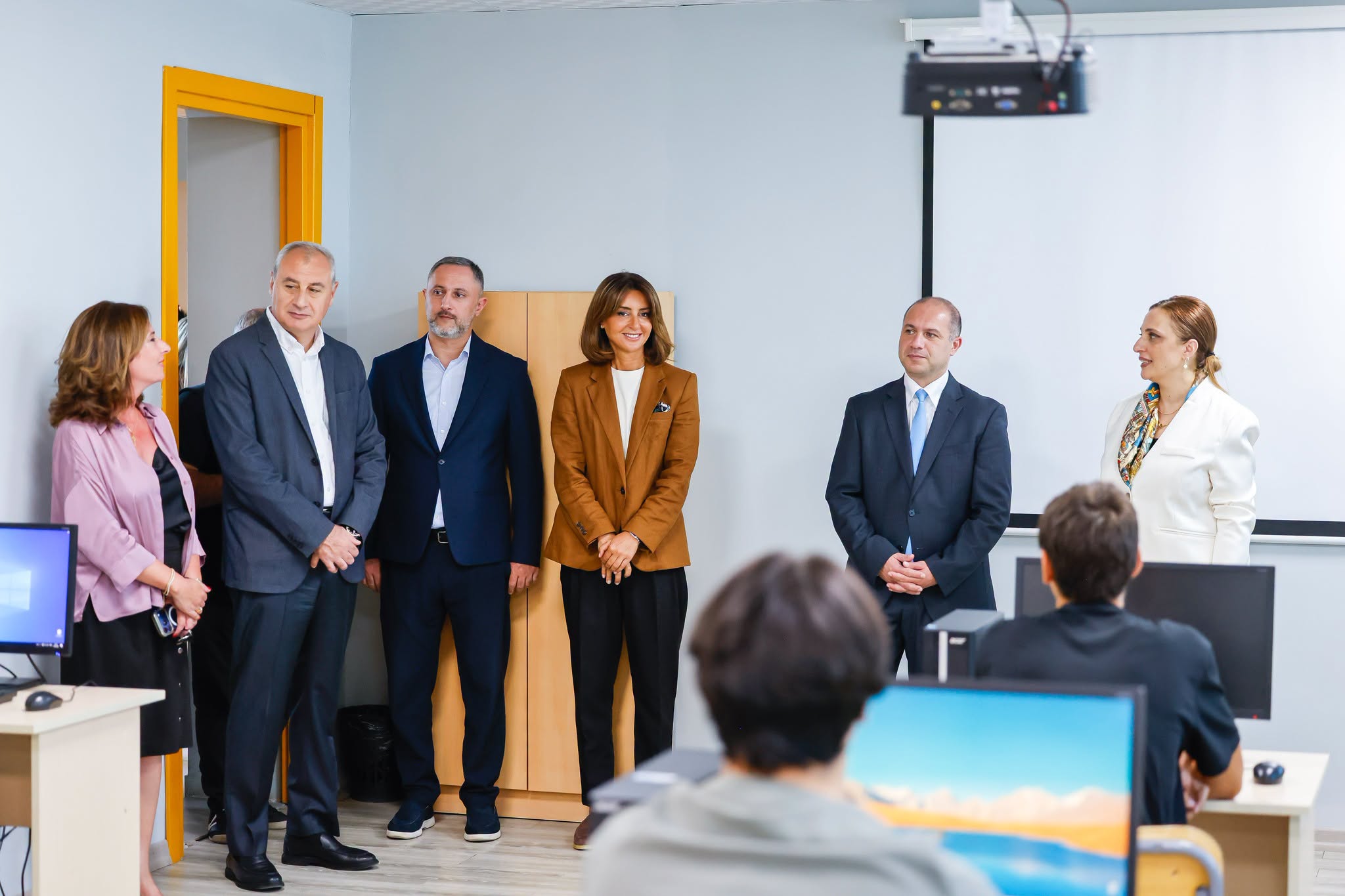 კოლეჯ „მოდუსში” საქართველოს განათლების, მეცნიერებისა და ახალგაზრდობის მინისტრი იმყოფებოდა